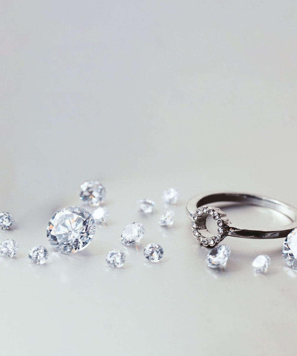 Elegant-Subtlety-in-Jewellery-&-Watches